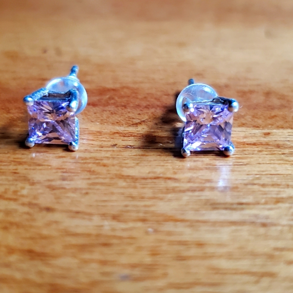 Sterling silver stud with pink cubic zirconia